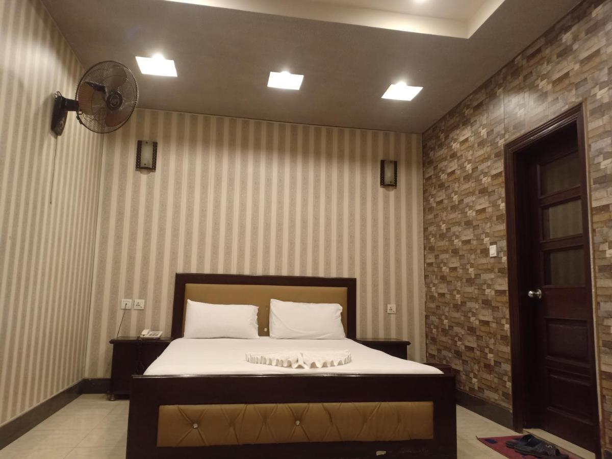 Hotel New Madina 费萨拉巴德 外观 照片